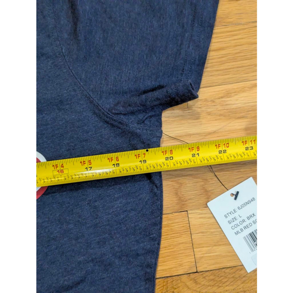 Boston Red Sox NWT Women's Short Sleeve V-neck Tee Large - Picture 9 of 11